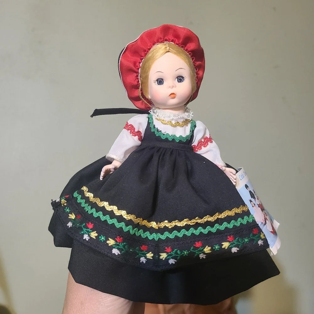 Vtg Madame Alexander International Alexander-kins 
